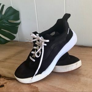 Vans Women’s Ultra Range Sneakers - Size 9